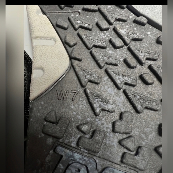 Teva - Picture 4 of 5